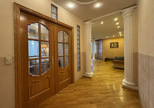 4-к квартира, вторичка, 140м2, 4/5 этаж