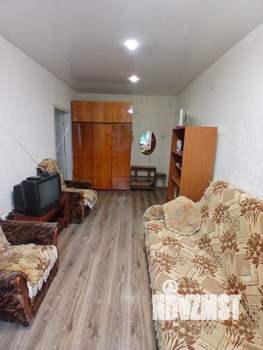2-к квартира, вторичка, 43м2, 1/4 этаж