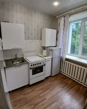 2-к квартира, вторичка, 43м2, 1/4 этаж