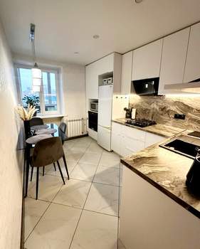 2-к квартира, вторичка, 52м2, 10/10 этаж