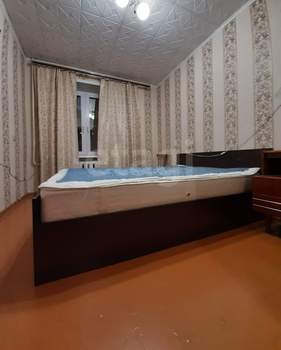 2-к квартира, вторичка, 42м2, 1/9 этаж