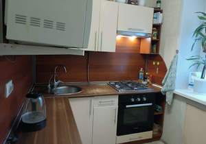 3-к квартира, вторичка, 58м2, 1/9 этаж
